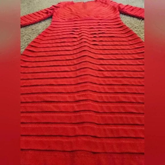 Sexy Layered Red Dress w/ V Neck,, Size Medium - Picture 2 of 8